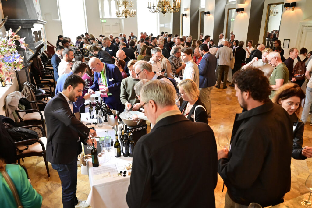 Wine tasting2